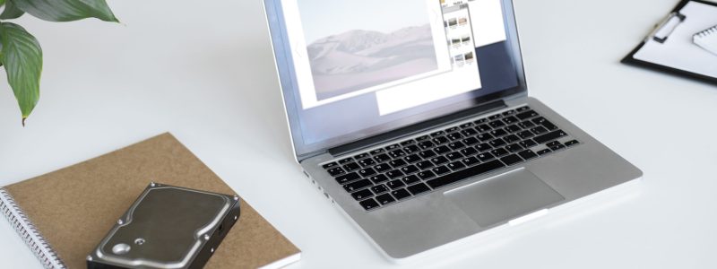 external-storage-connected-laptop